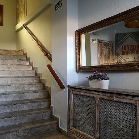 Hostal Becerril Бесерріль-де-ла-Сьєрра Екстер'єр фото