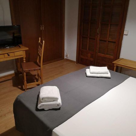 Hostal Becerril Бесерріль-де-ла-Сьєрра Екстер'єр фото