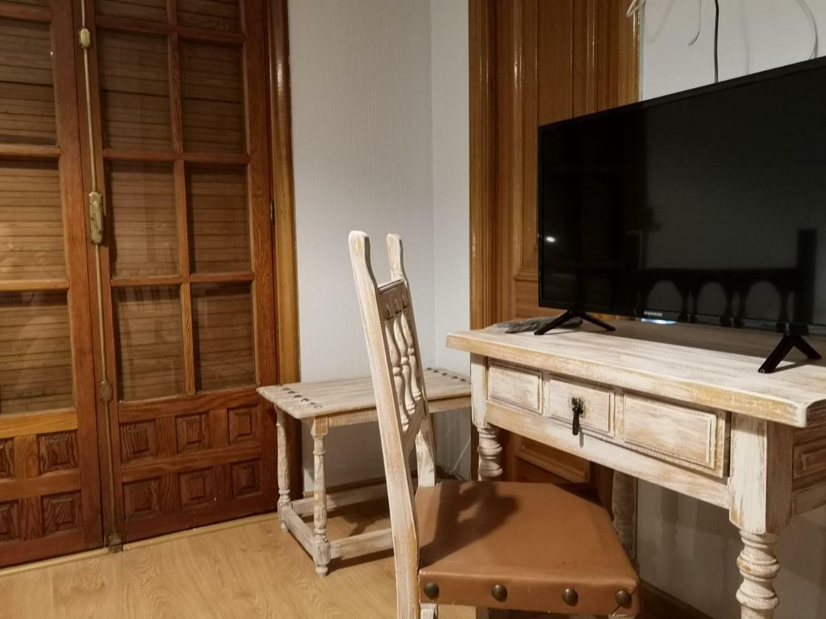 Hostal Becerril Бесерріль-де-ла-Сьєрра Екстер'єр фото